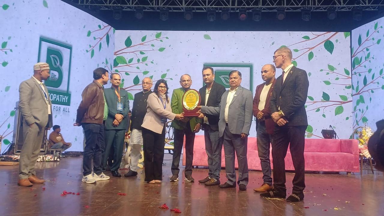 Dr. Swarnlata at an award event